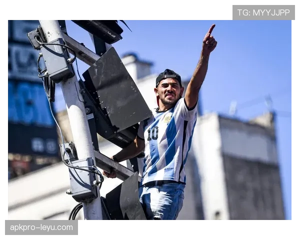 姆巴佩率法国队勇夺世界杯亚军，彰显卓越团队精神与足球天赋