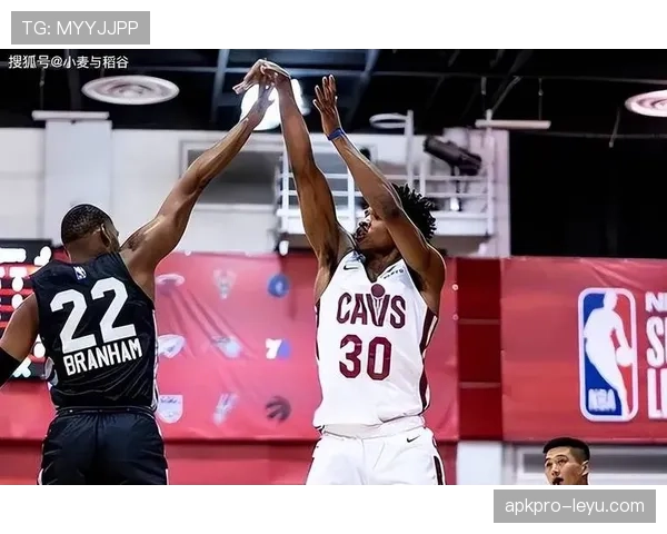 伊尼戈·马丁内斯头球建功，攻守兼备助力球队开启新篇章