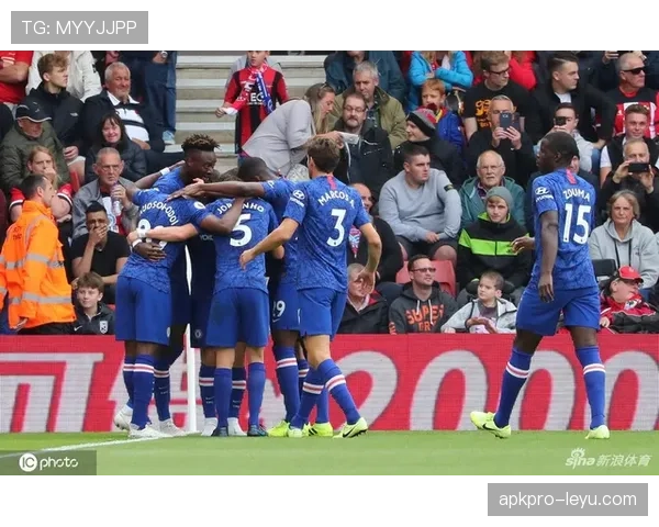 南安普顿边锋飙速建功，率队逆转取胜表现抢眼