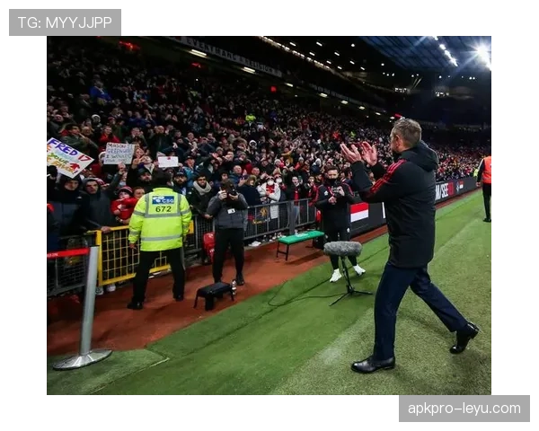 萨拉比亚执掌西甲教鞭，战术革新引热议，球队重塑之路备受期待