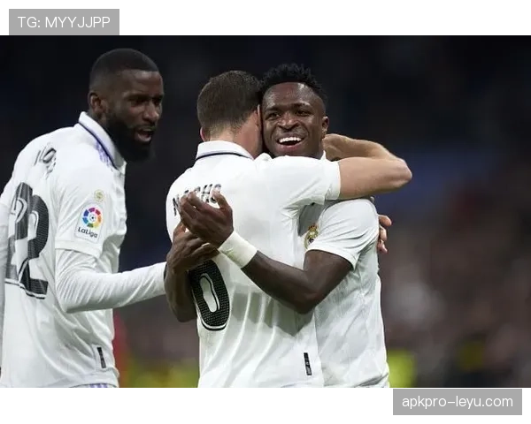 尼科·威廉斯 vs 维尼修斯：速度型边锋的不同答案