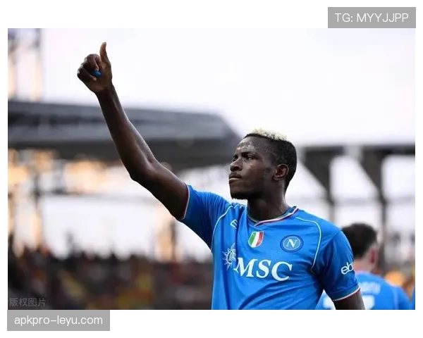 奥斯梅恩:从街头到意甲金靴的逆袭解析 奥斯梅恩:从街头到意甲金靴的逆袭解析