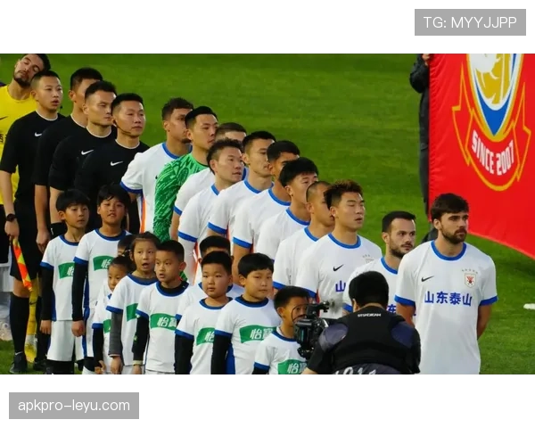 山东泰山中场节奏失控情况显现,近期表现波动引发战术体系稳定性考验 山东泰山中场节奏失控情况显现,近期表现波动引发战术体系稳定性考验