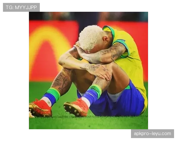 內馬爾居然天天這麼奢侈，家裡像皇宮還這麼愛秀新鞋，平常人真的受不了